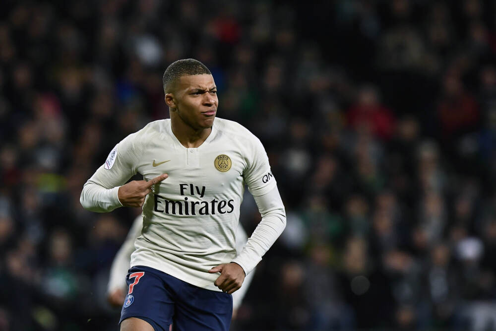 “AI教母”李飞飞发布首款商用世界模型，空间智能更近了